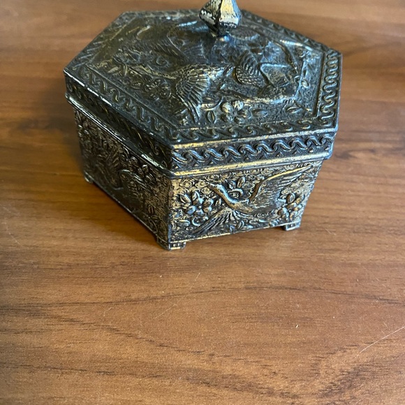 Vintage Trinket Jewelry Box - Picture 2 of 12